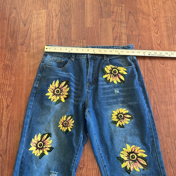 Mistook denim jeans size large. Waist 32. Yellow flowers - Picture 2 of 6